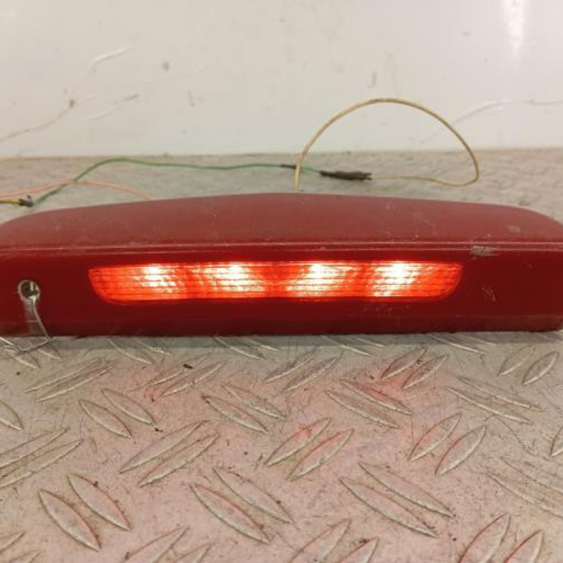 Feu arriere stop central OPEL CORSA E