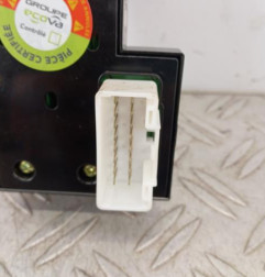 Interrupteur de leve vitre avant gauche HYUNDAI I 30 1 Photo n°3