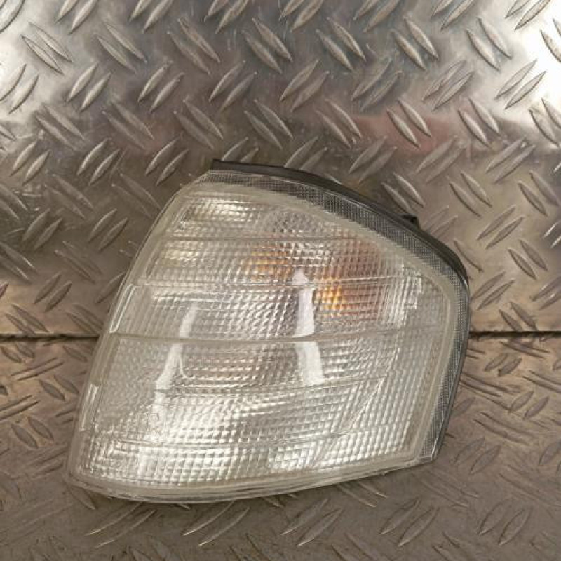 Optique avant secondaire gauche (feux)(clignotant) MERCEDES CLASSE C 202