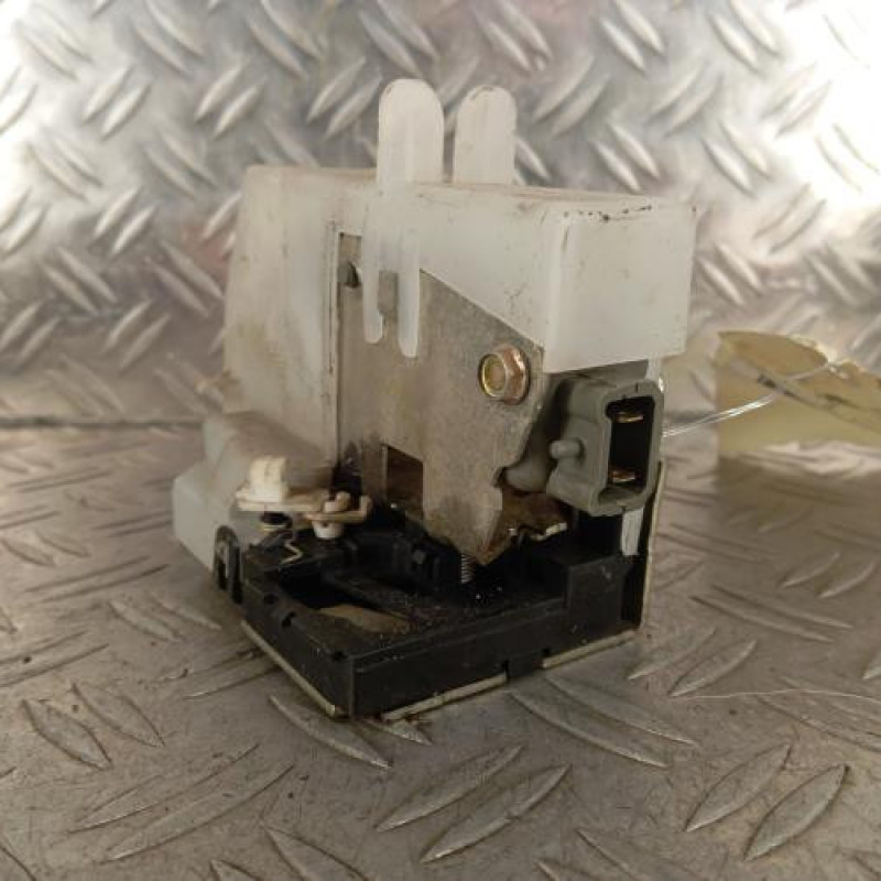 Serrure arriere droit RENAULT CLIO 2