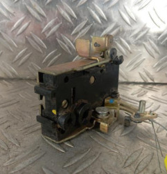 Serrure avant droit PEUGEOT 106