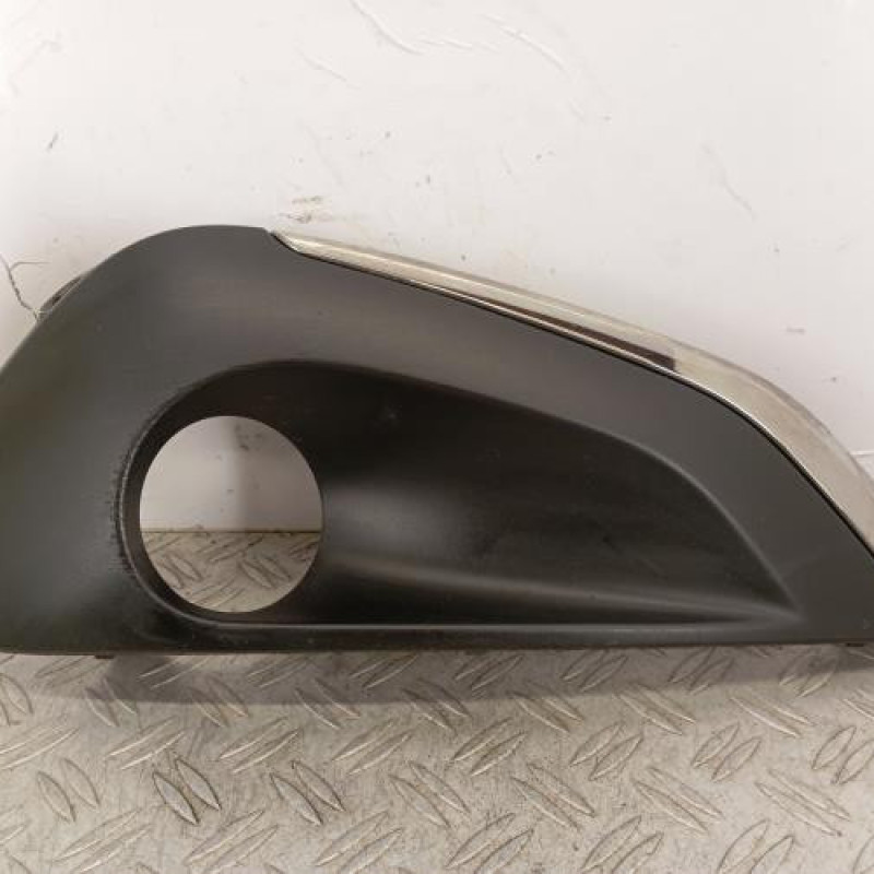 Enjoliveur anti brouillard PEUGEOT 208 1