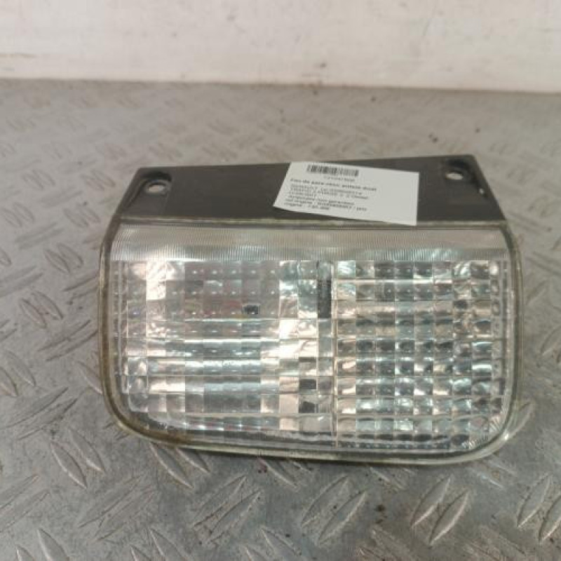 Feu de pare choc arriere droit RENAULT TRAFIC 2