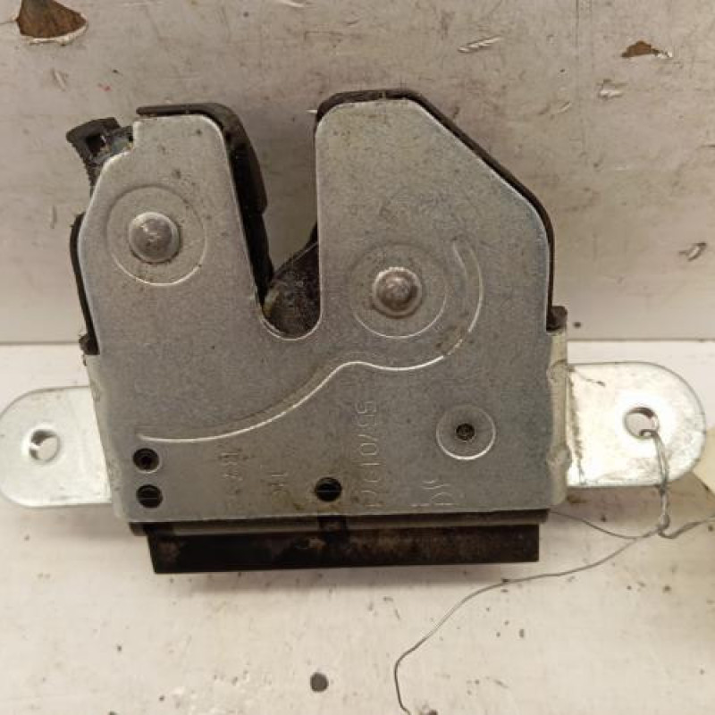 Serrure de hayon FIAT 500 2