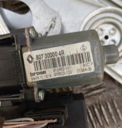 Leve vitre electrique avant droit RENAULT MEGANE 3