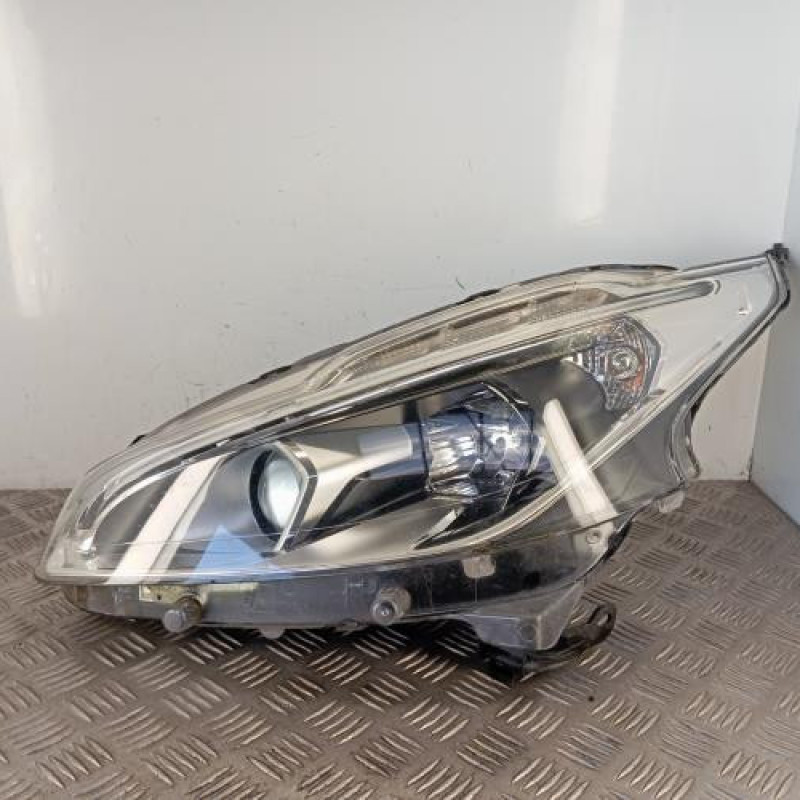 Optique avant principal gauche (feux)(phare) PEUGEOT 208 1