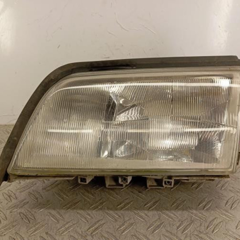 Optique avant principal gauche (feux)(phare) MERCEDES CLASSE C 202