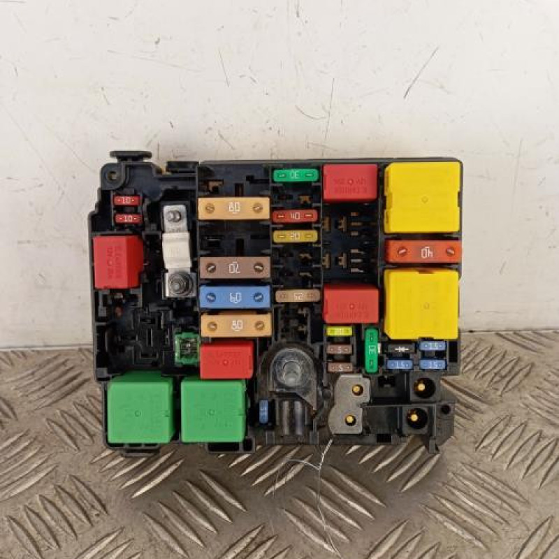 Boitier servitude moteur (BSM) PEUGEOT 208 1