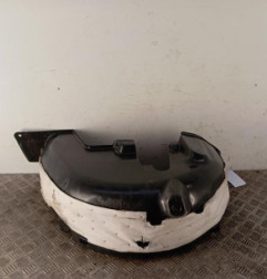 Pare boue arriere droit PEUGEOT 208 1