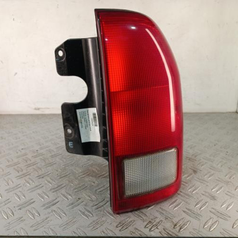 Feu arriere principal droit (feux) SUZUKI GRAND VITARA 1