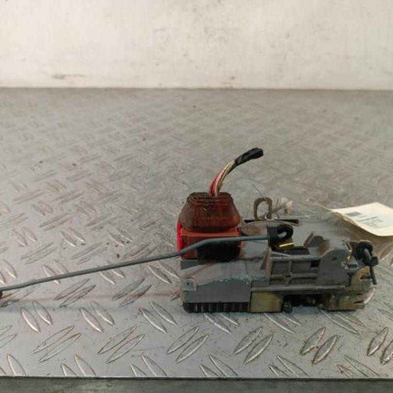 Serrure avant gauche PEUGEOT 206