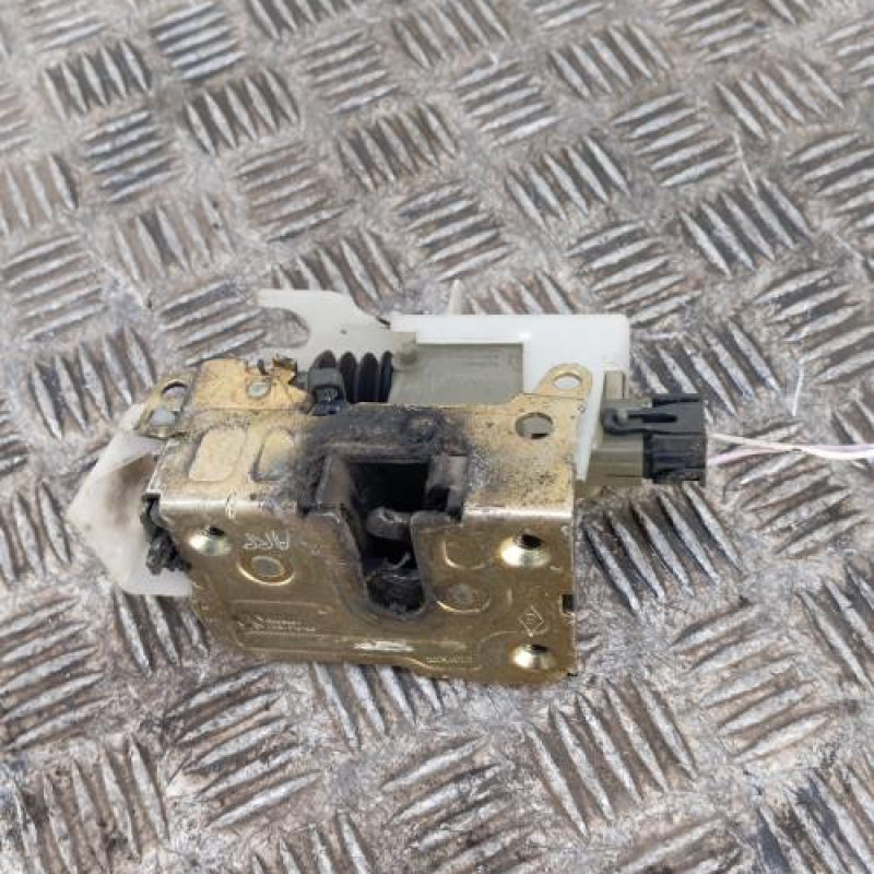 Serrure arriere gauche RENAULT CLIO 2 Serrure arriere gauche RENAULT CLIO 2