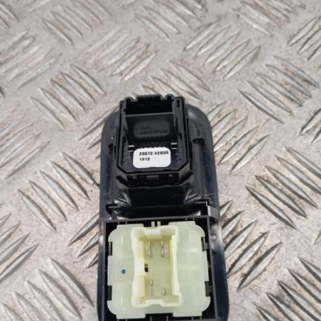 Interrupteur de leve vitre avant gauche RENAULT MASTER 3