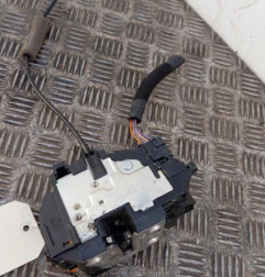 Serrure avant gauche RENAULT MASTER 3