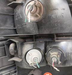 Feu arriere principal droit (feux) MAZDA DEMIO Photo n°5