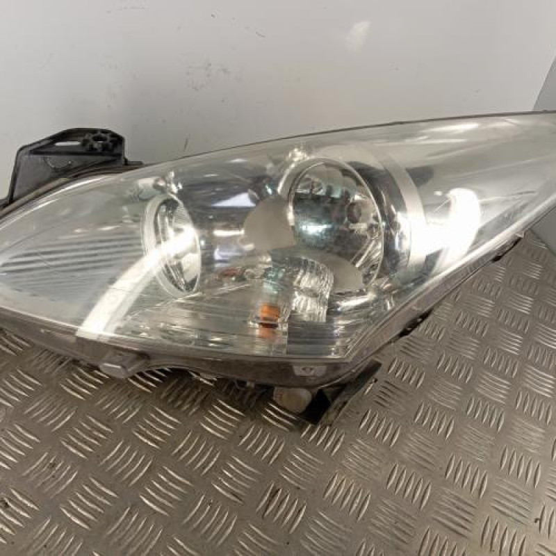 Optique avant principal gauche (feux)(phare) PEUGEOT 5008 1