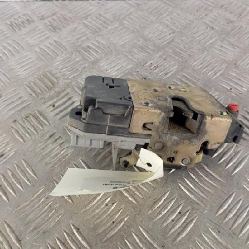 Serrure arriere droit PEUGEOT 206