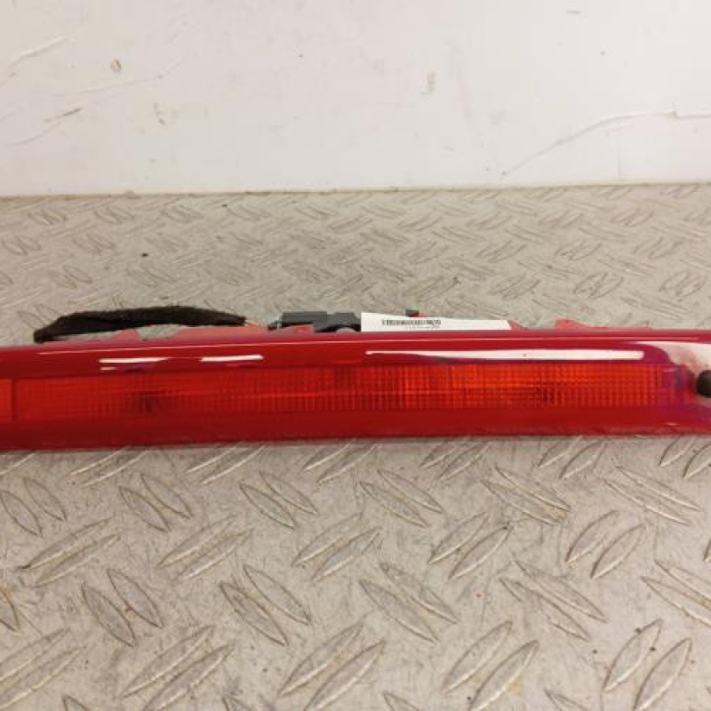 Feu arriere stop central RENAULT CLIO 3