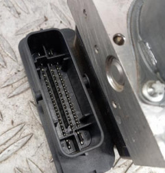 Bloc ABS (freins anti-blocage) OPEL CORSA E Photo n°3