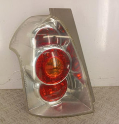 Feu arriere principal gauche (feux) TOYOTA COROLLA VERSO 2 Photo n°1
