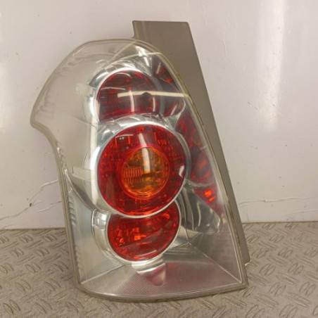 Feu arriere principal gauche (feux) TOYOTA COROLLA VERSO 2 Photo n°1