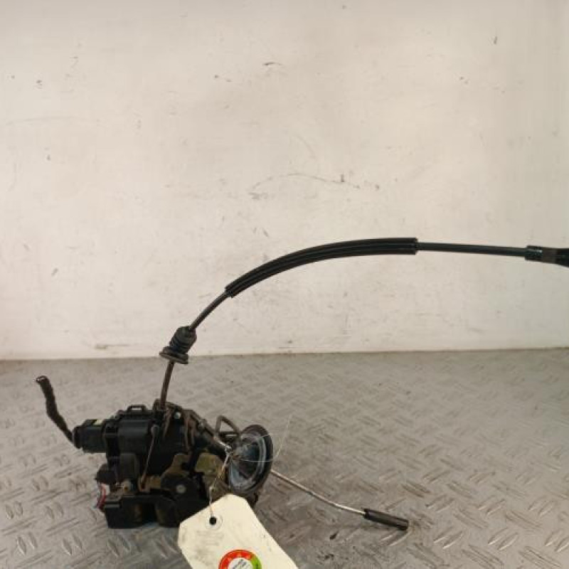 Serrure avant droit VOLKSWAGEN GOLF 4 Serrure avant droit VOLKSWAGEN GOLF 4