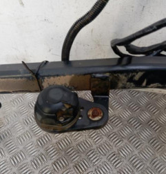 Attelage (boule de remorquage) PEUGEOT 208 1