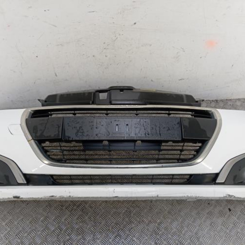Pare choc avant PEUGEOT 208 1