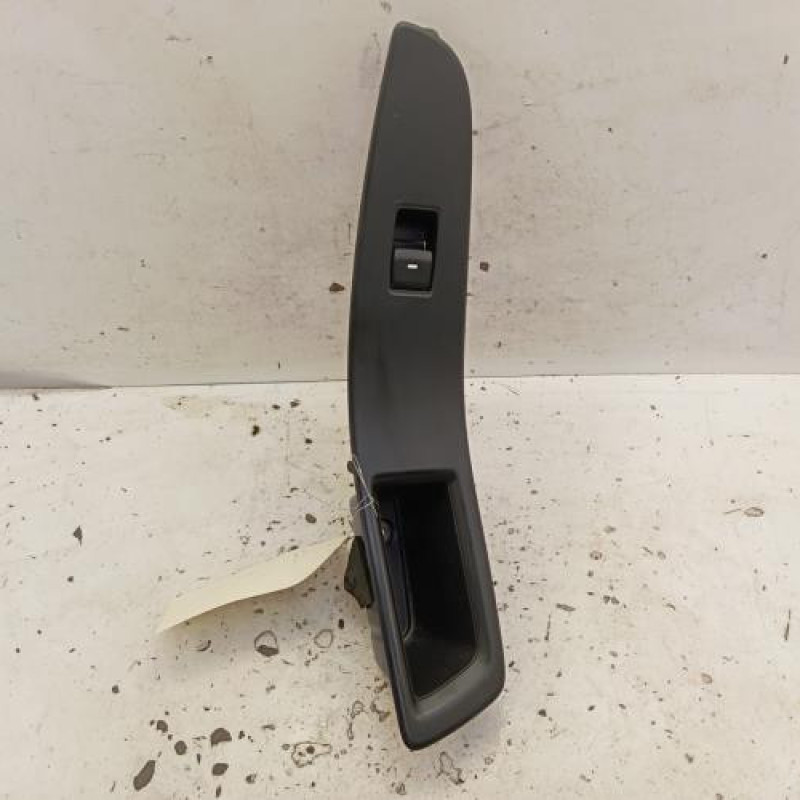Interrupteur de leve vitre avant droit HYUNDAI I 20 2