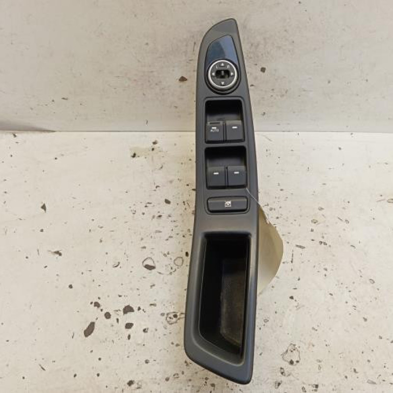 Interrupteur de leve vitre avant gauche HYUNDAI I 20 2
