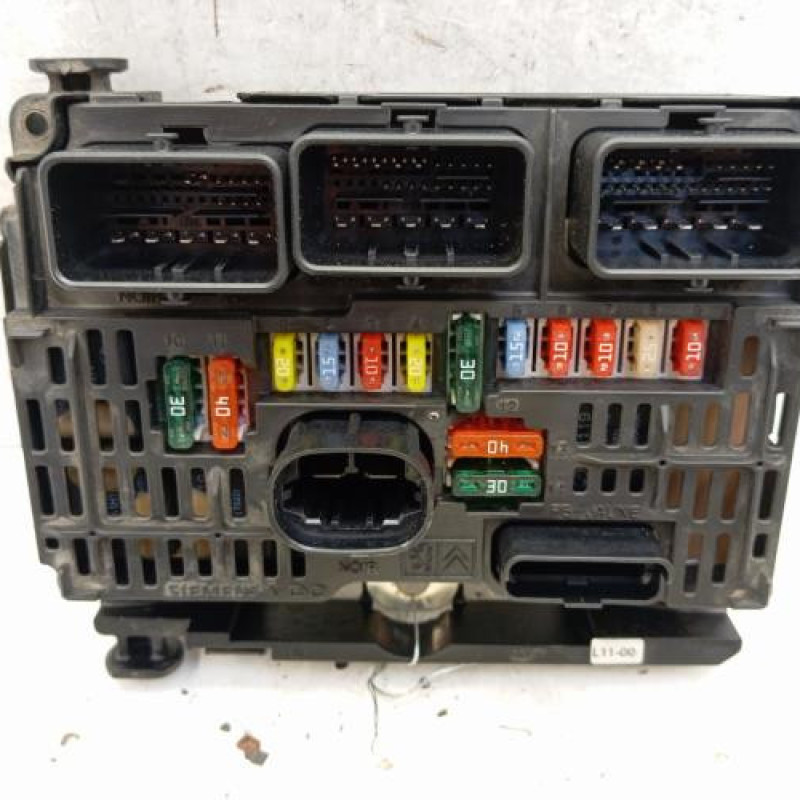 Boitier servitude moteur (BSM) CITROEN C4 1 Boitier servitude moteur (BSM) CITROEN C4 1