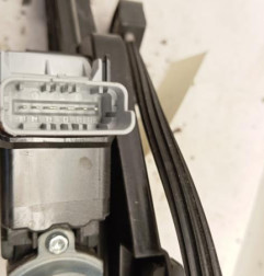 Leve vitre electrique avant gauche PEUGEOT 208 2 Photo n°3