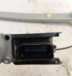 Leve vitre electrique avant gauche HYUNDAI I 20 2 Photo n°3