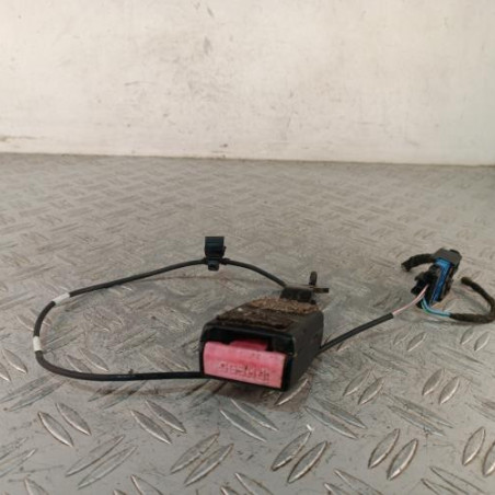 Attache ceinture avant droit DACIA DUSTER 1