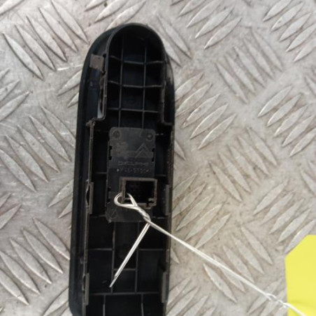 Interrupteur de leve vitre avant droit PEUGEOT 508 1 SW