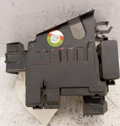 Porte fusible VOLKSWAGEN UP Photo n°1