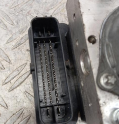 Bloc ABS (freins anti-blocage) PEUGEOT 308 2 Photo n°6