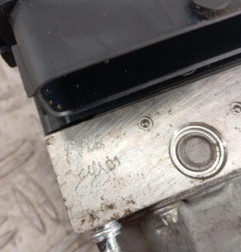 Bloc ABS (freins anti-blocage) PEUGEOT 308 2 Photo n°7