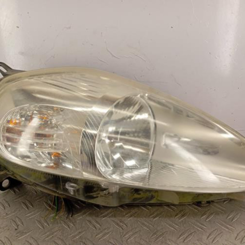 Optique avant principal droit (feux)(phare) FIAT GRANDE PUNTO