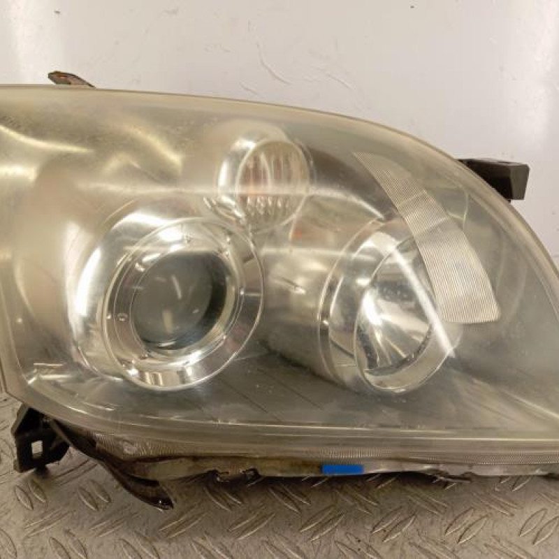 Optique avant principal droit (feux)(phare) TOYOTA AVENSIS 2