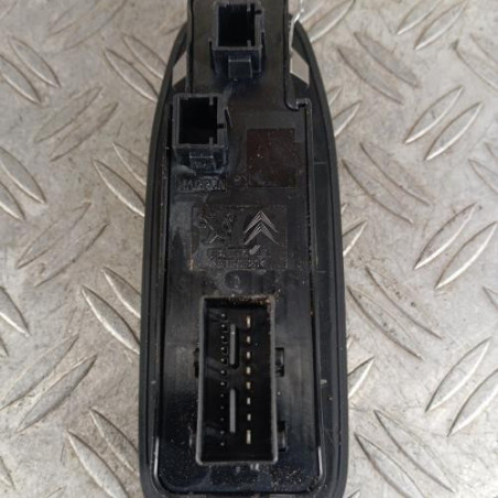 Interrupteur de leve vitre avant gauche PEUGEOT 208 1