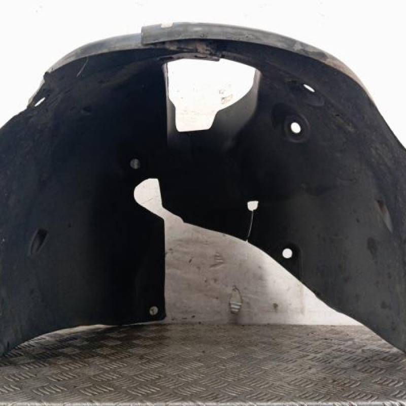 Pare boue avant gauche RENAULT CLIO 3