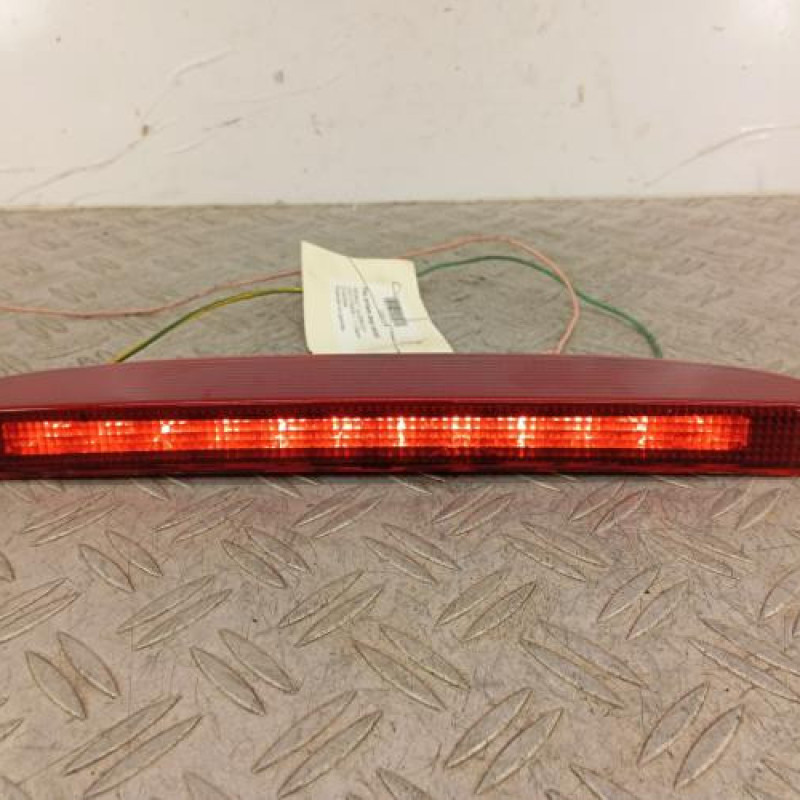 Feu arriere stop central RENAULT CLIO 2