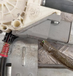 Leve vitre electrique avant gauche CITROEN XSARA PICASSO Photo n°4