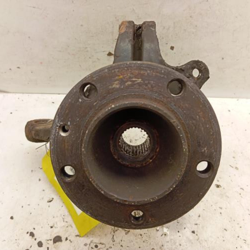 Moyeu avant droit RENAULT MASTER 2