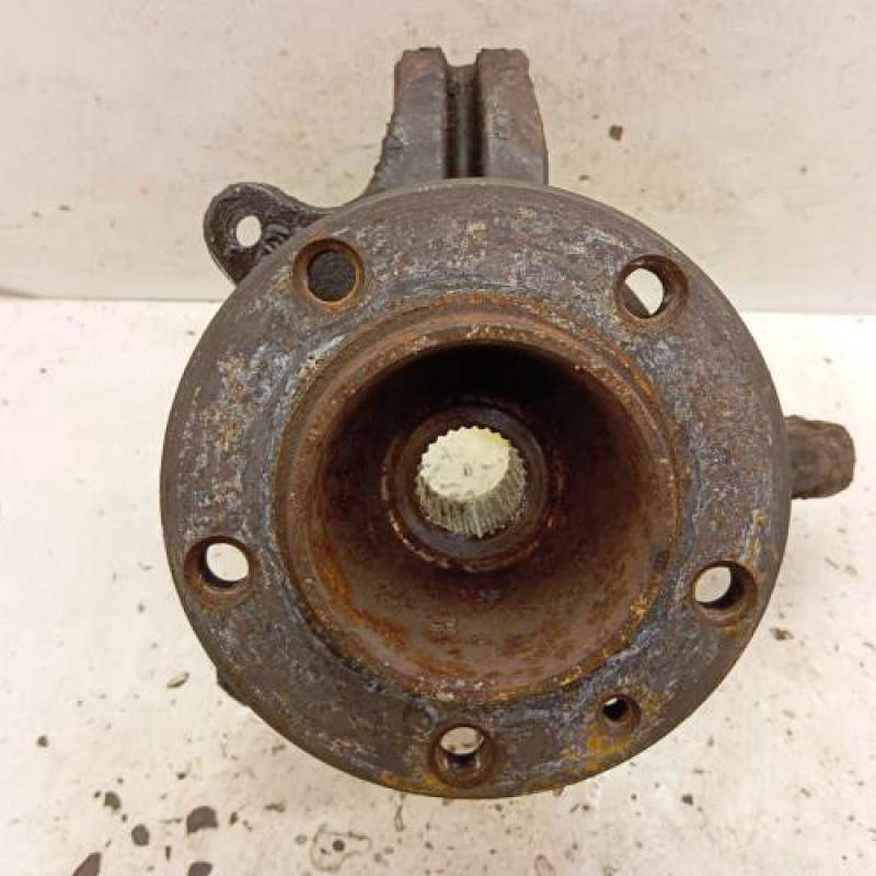 Moyeu avant gauche RENAULT MASTER 2