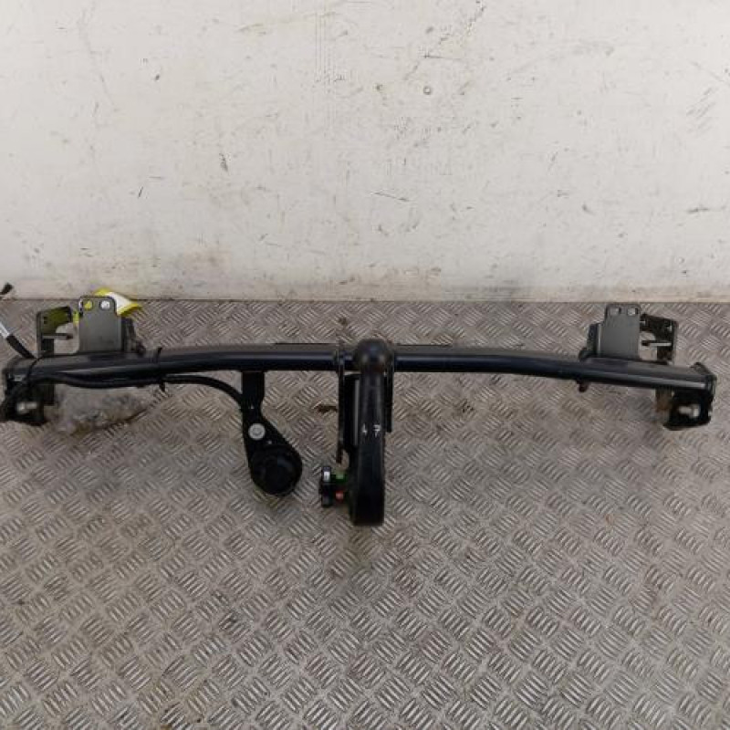 Attelage (boule de remorquage) PEUGEOT 208 2