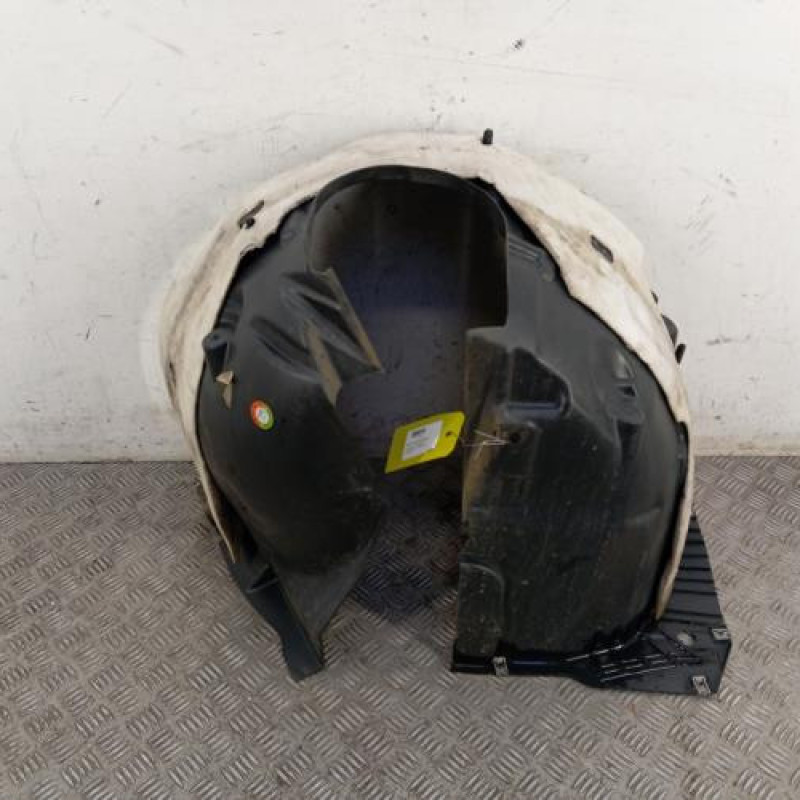 Pare boue avant gauche PEUGEOT 208 2