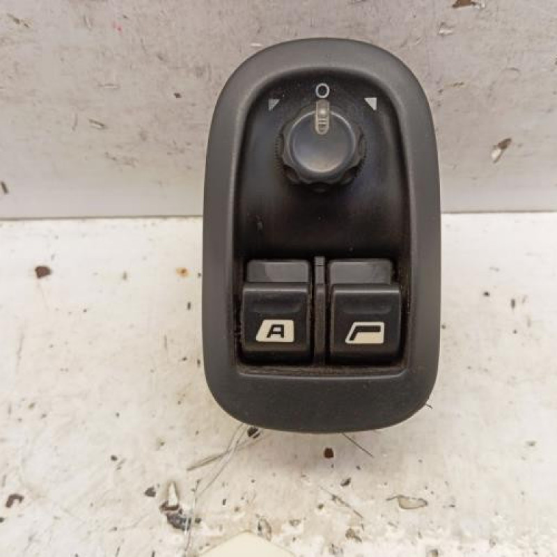Interrupteur de leve vitre avant gauche PEUGEOT 306