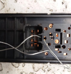 Interrupteur de leve vitre avant droit CHEVROLET AVEO 2 Photo n°3